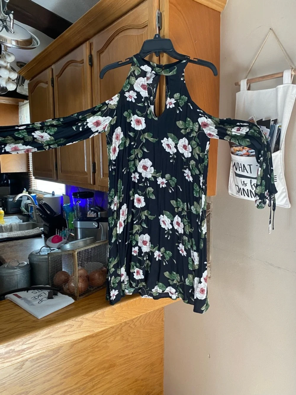 American Eagle cold shoulder long sleeve dress. Size Small Black w/floral print - Picture 2 of 4